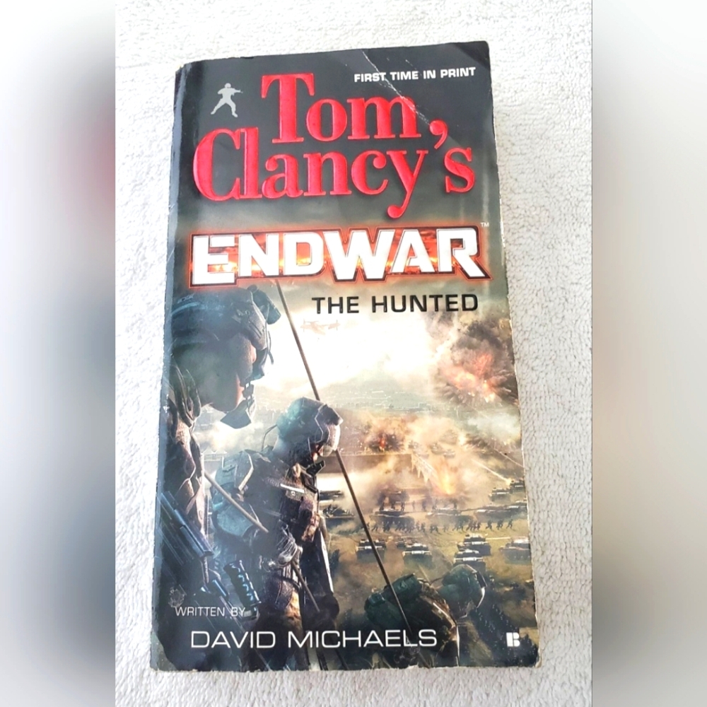 BOGO Tom Clancy's Endwar The Hunted Paperback Book